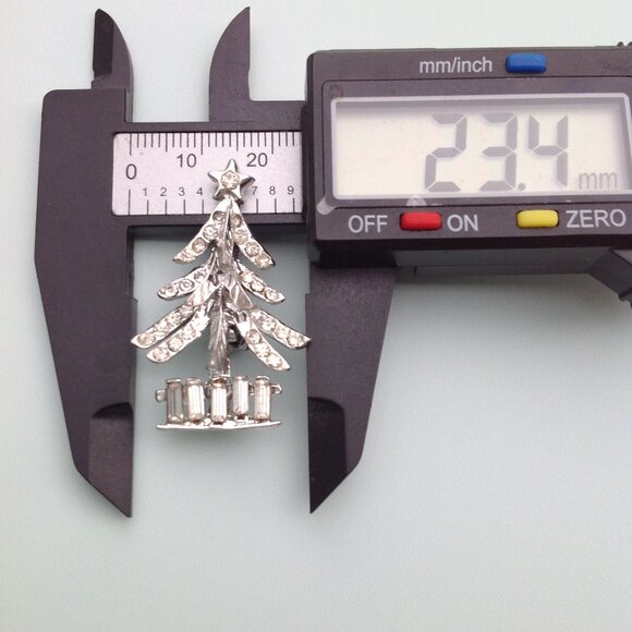 Sparkly Tinsely Silver Christmas Tree Brooch w Diamond and Emerald Cut Crystals - Picture 9 of 9